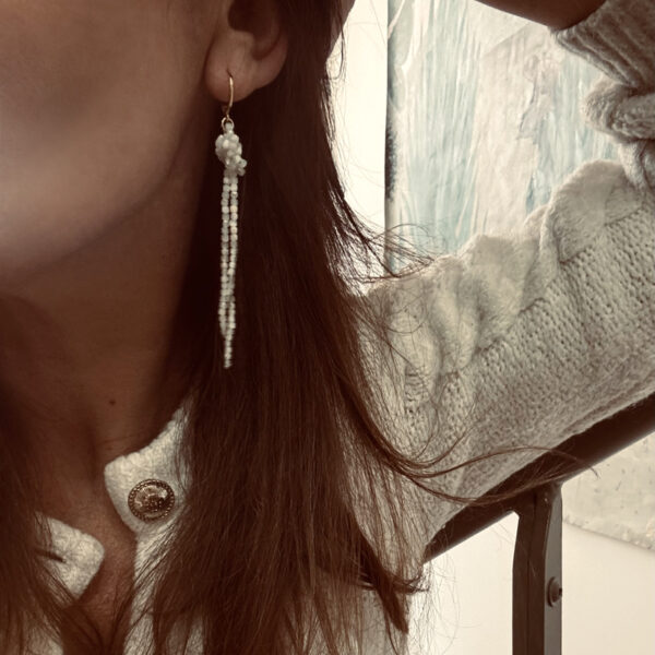 Boucles d'oreilles FLORA blanche – Image 2